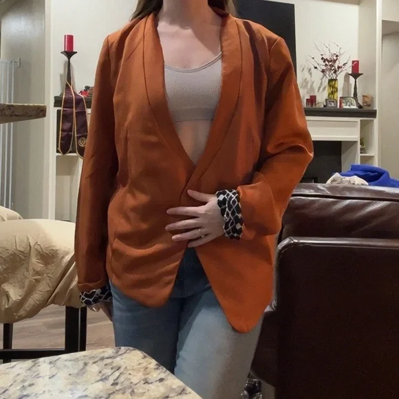 Elegant Women's Orange Suit Jacket - Picture 5 of 6